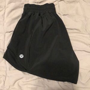 Lululemon Black Hotty Hot Short II *Long 4”